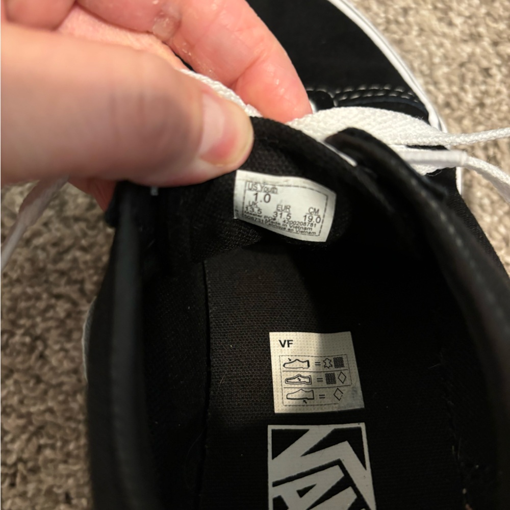 Vans - Picture 5 of 5